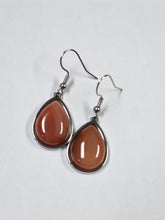 Load image into Gallery viewer, Tear drop stone dangle