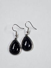 Load image into Gallery viewer, Tear drop stone dangle