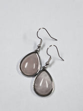 Load image into Gallery viewer, Tear drop stone dangle