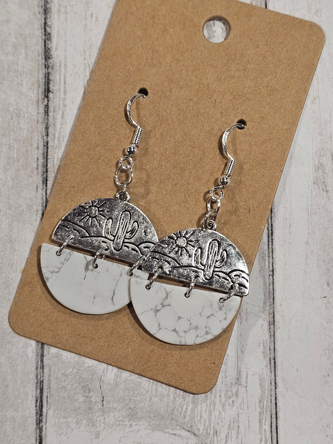 Metal cactus half circle layer