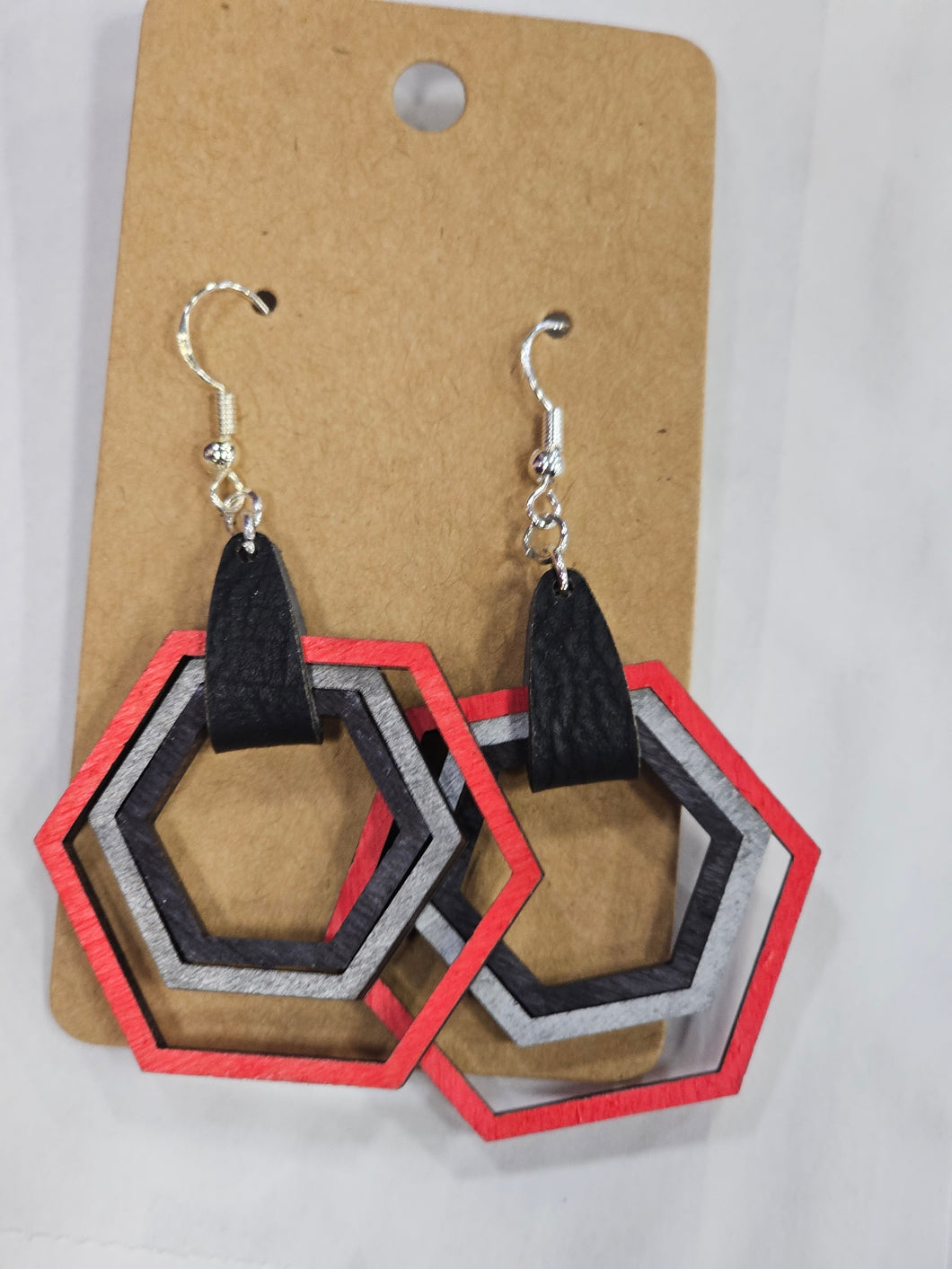 Nesting hexagon, red, black and silver