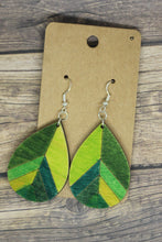 Load image into Gallery viewer, Painted wood leaves
