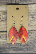 Load image into Gallery viewer, Painted wood leaves

