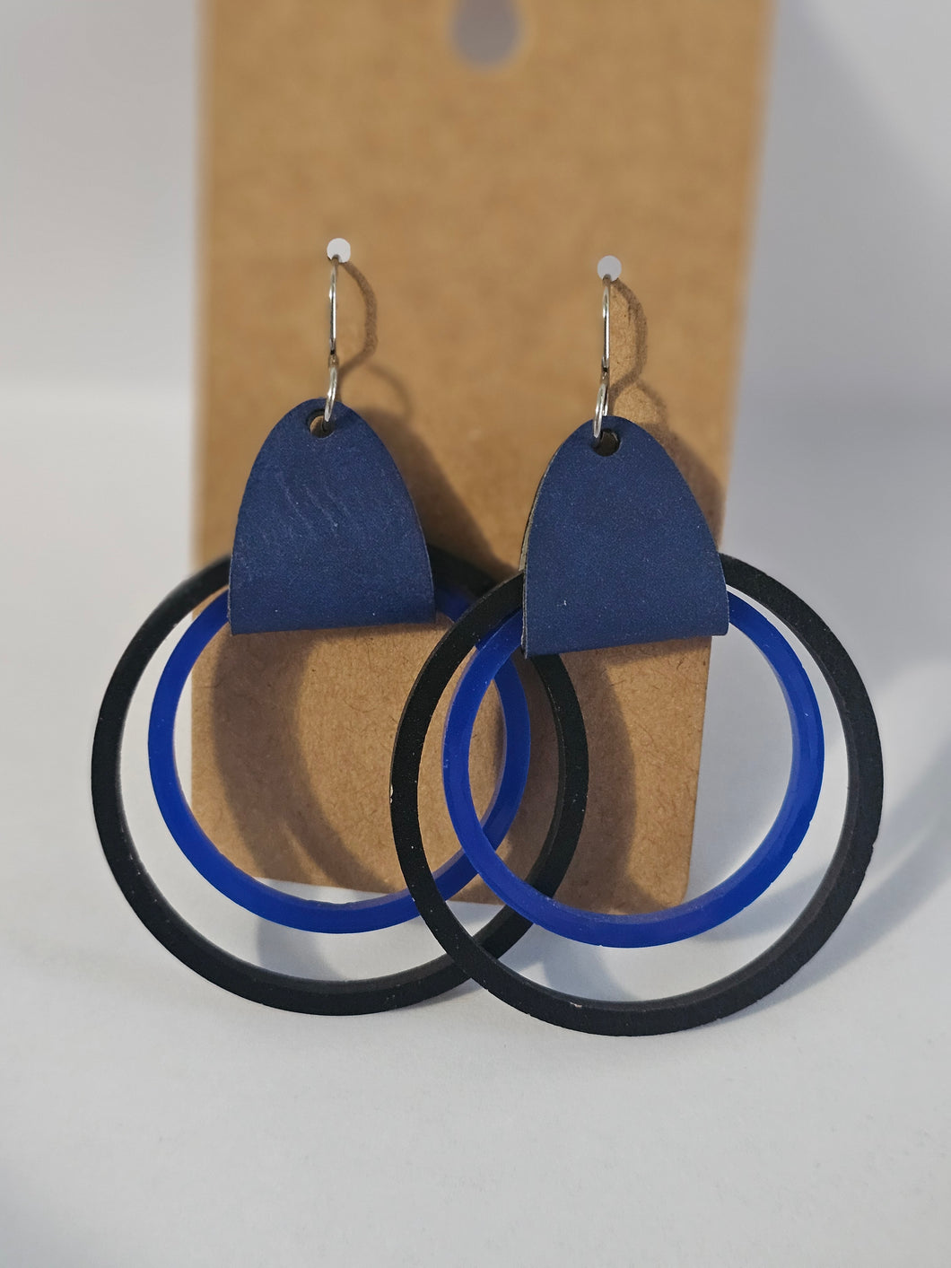 Black and blue nesting hoops