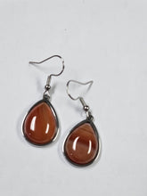 Load image into Gallery viewer, Tear drop stone dangle
