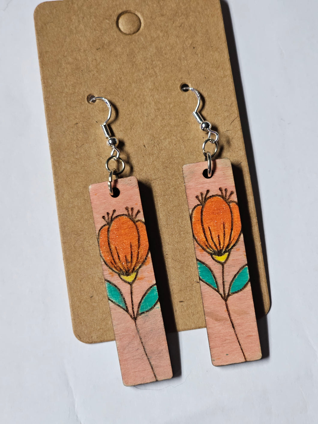 Spring bar tulip, painted wood